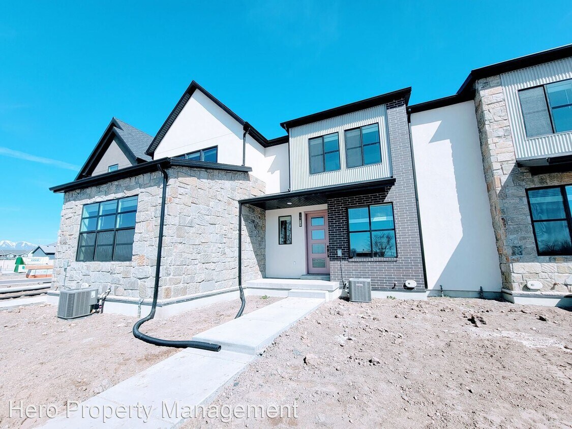 Primary Photo - 2 br, 2.5 bath House - 637 South Red Berry...