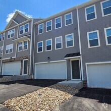 Building Photo - 3004 Stefano Dr