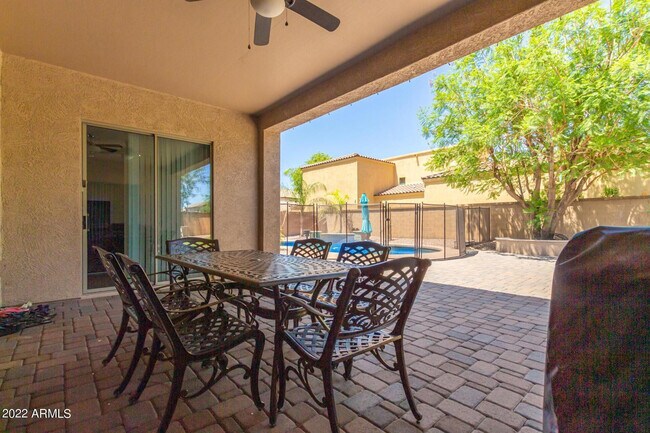 Foto del edificio - 4250 S Lafayette Dr
