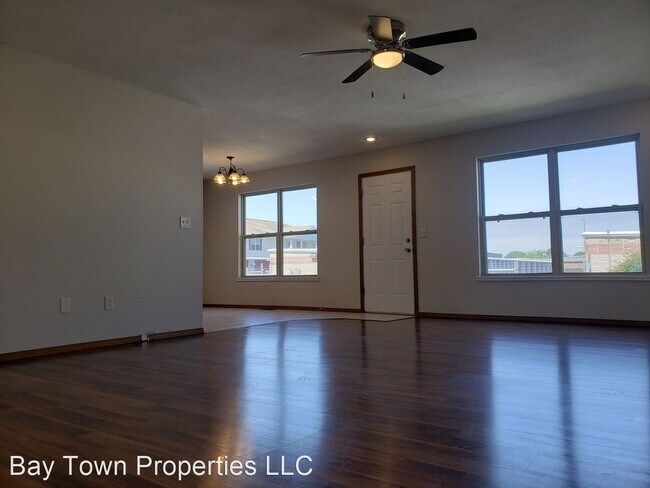 Building Photo - 3 br, 2 bath House - 211 Village Ct
