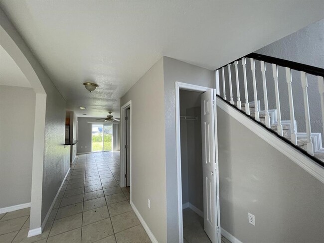 Building Photo - 736 Platypus Ct