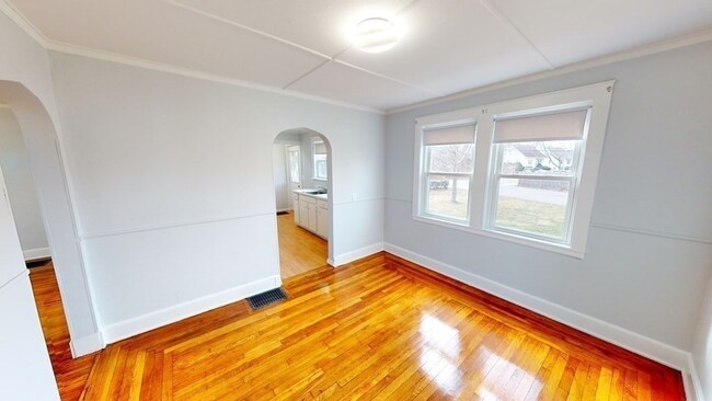 Building Photo - 513 Norwest Dr