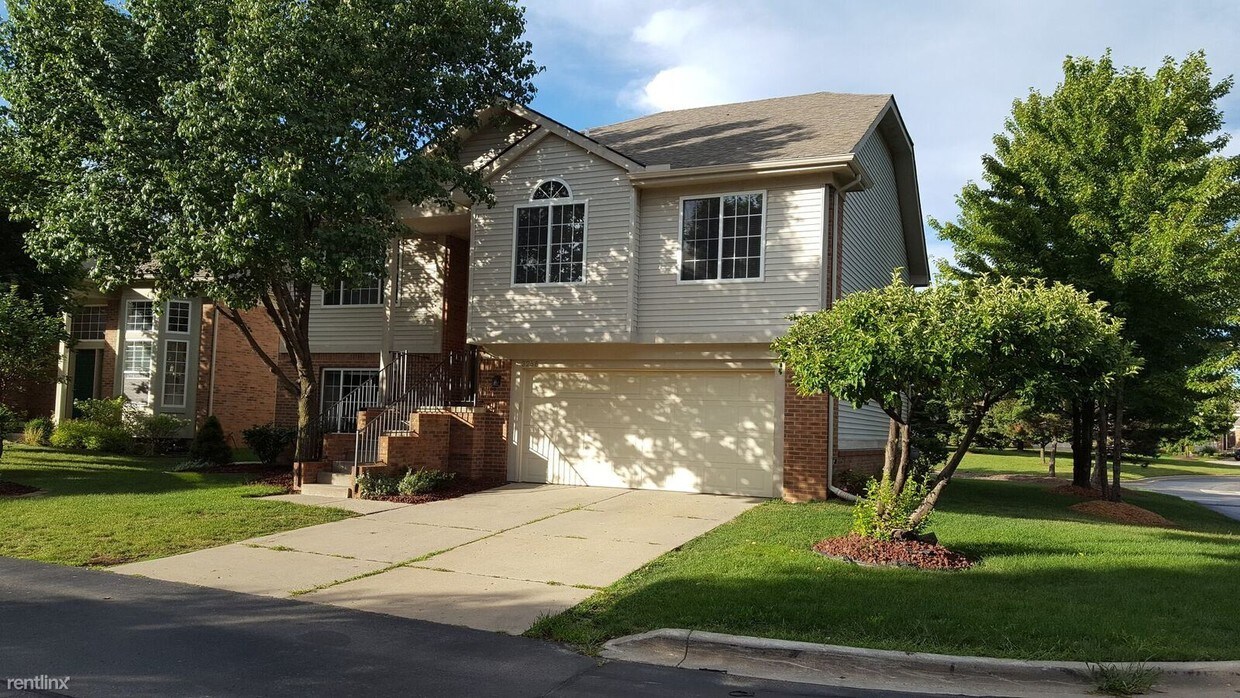 3256 Silverbrook Dr, Oakland Township, MI 48306 House for Rent in