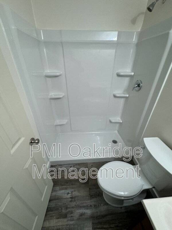 Foto del edificio - 167 Bevonne Ct