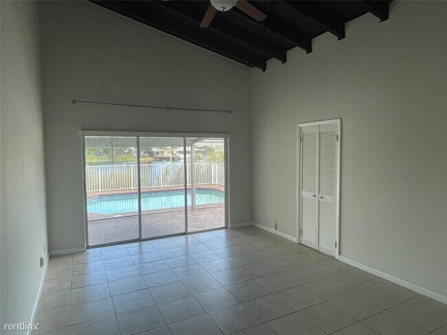 Building Photo - 3 br, 2 bath House - 5420 SW 25th Ave