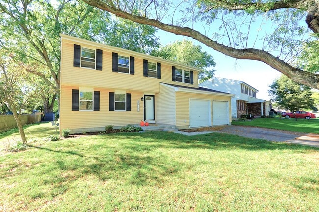 Building Photo - 8711 Blessing Dr