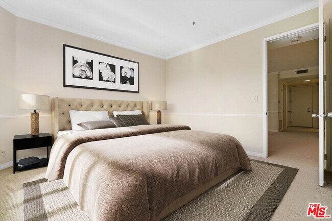 Foto del edificio - 2102 Century Park Ln