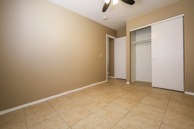 Building Photo - 10041 E Paseo San Rosendo