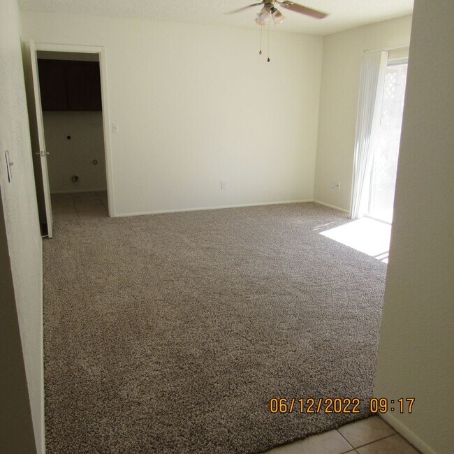 Foto del edificio - 3590 Clearwater Dr