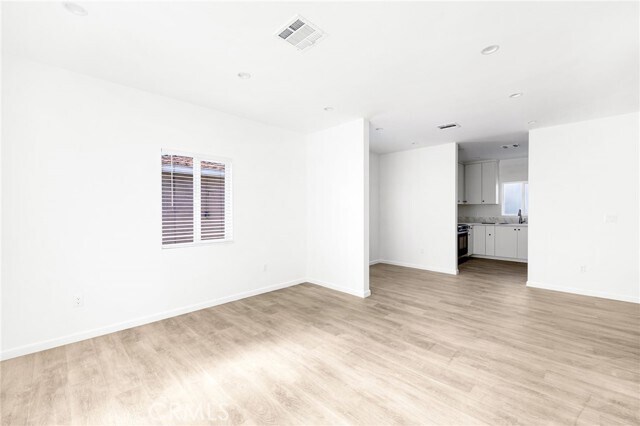 Foto del edificio - 7044 White Oak Ave