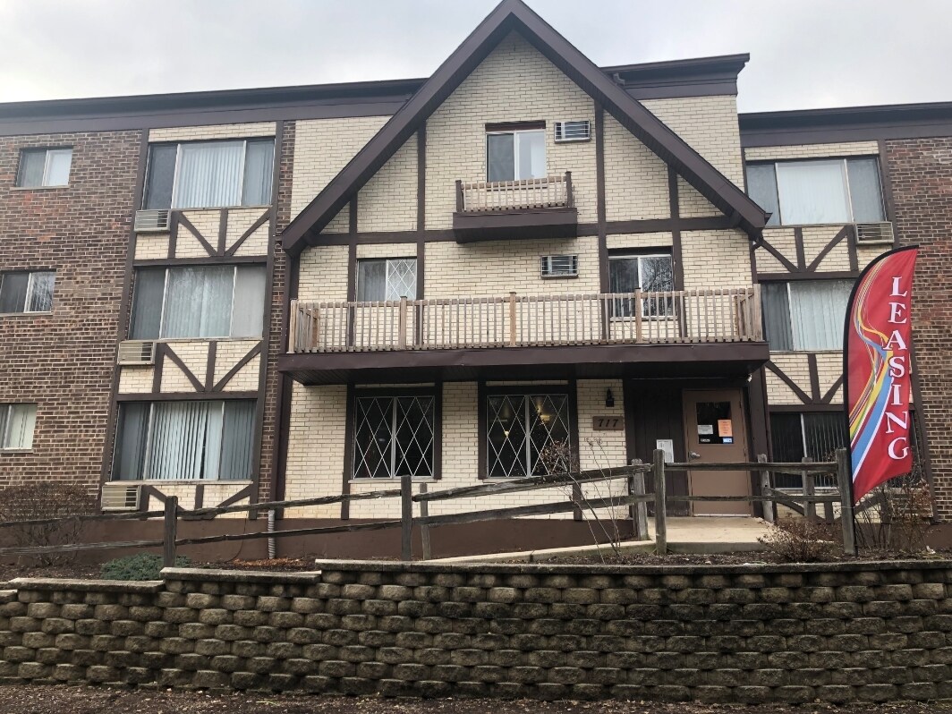 Autumnwood Apartments Woodstock, IL