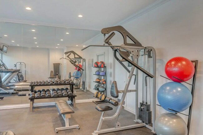 Foto del edificio - Your New Apartment Comes with Up to 4 Week...