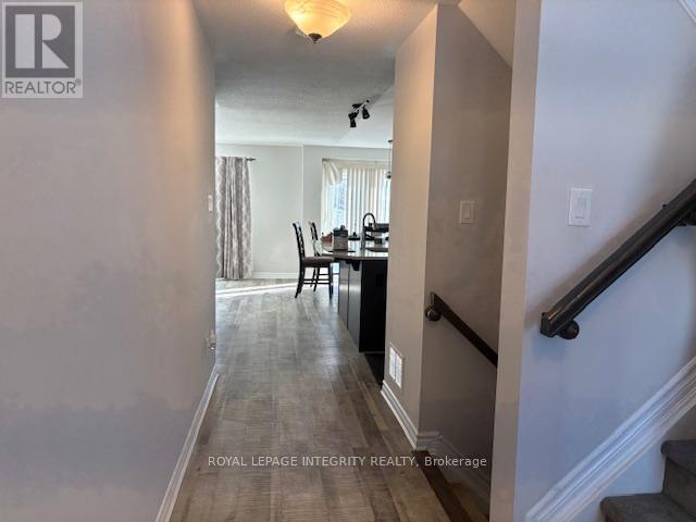 Building Photo - 521 Honeylocust Ave