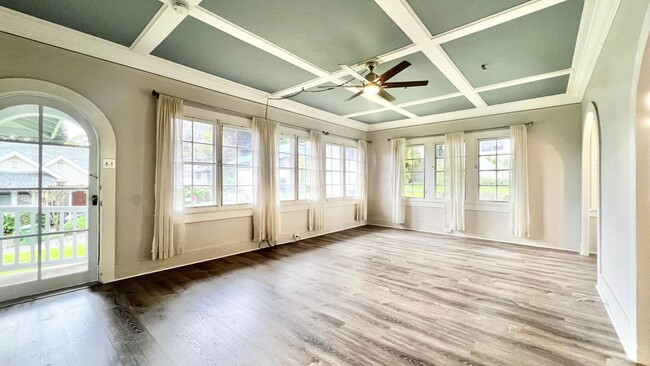Building Photo - UPDATED 3 BEDROOM HOME IN DESIRABLE MANOA