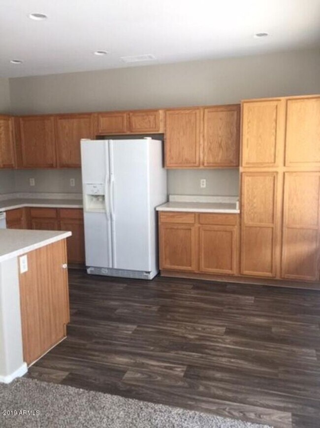 Building Photo - Great Home in Power Ranch W/ COMMUNITY POOL