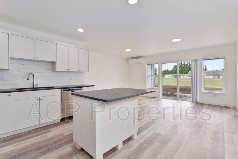 2261 Currant St Unit 4, Lynden, WA 98264 Condo for Rent in Lynden