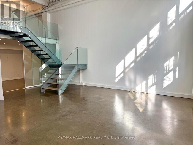 Photo du bâtiment - 1173 Dundas St E