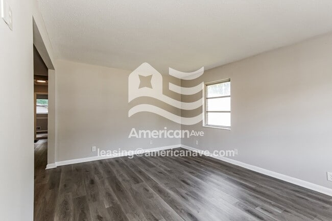 Building Photo - 1112 7th Ave