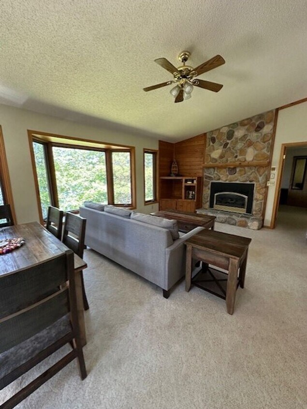 Primary Photo - Lake Front 3 bedroom, 2.5 bath, 2 car atta...