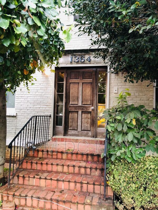 Primary Photo - 1364 Constitution Ave NE