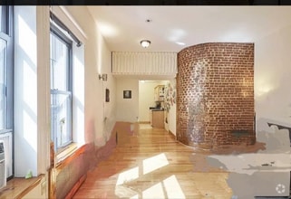 Building Photo - 294 W 94th St