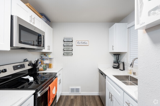 Interior Photo - James
