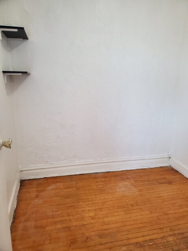 Foto del edificio - 1254 N Maplewood Ave