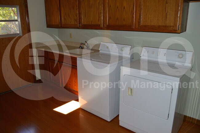 Building Photo - 3701 E Nambe Ct
