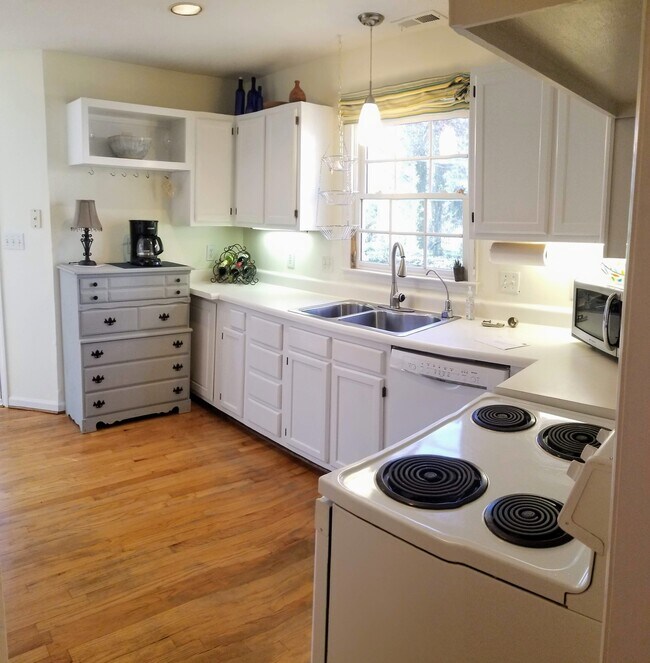 Cocina - 7 Steeple Chase Ct
