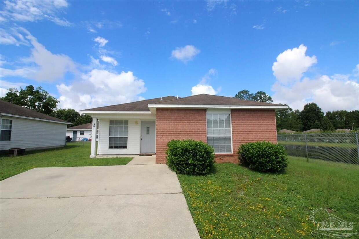 Foto principal - 501 Wood Crest Way