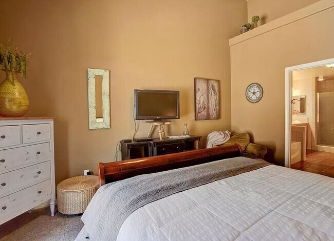 Foto del edificio - Somerset Gardens Townhome