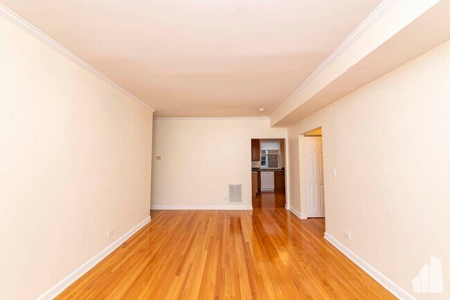 Building Photo - 4845 N Wolcott Ave