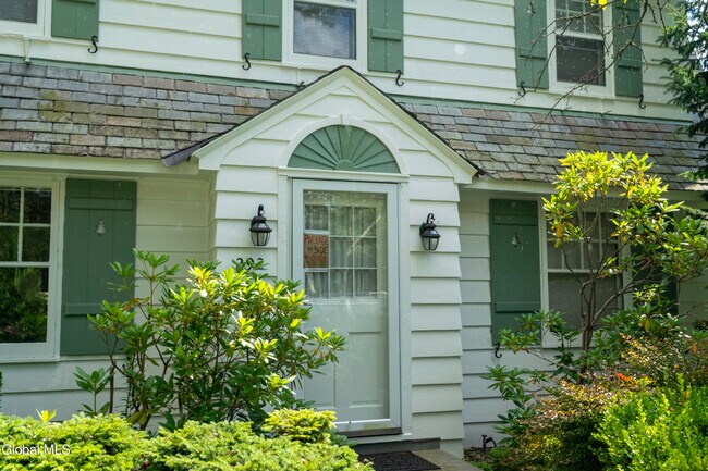 Foto del edificio - 292 Lake Ave