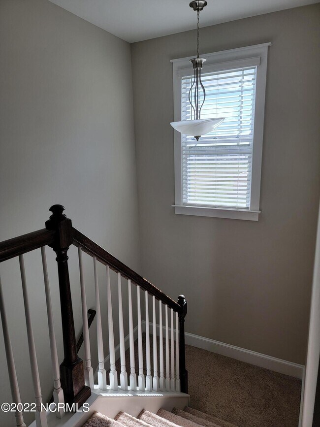 Building Photo - 1824 Fox Den Way