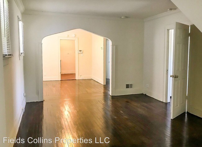 Building Photo - 2 br, 1 bath House - 168 E. 205