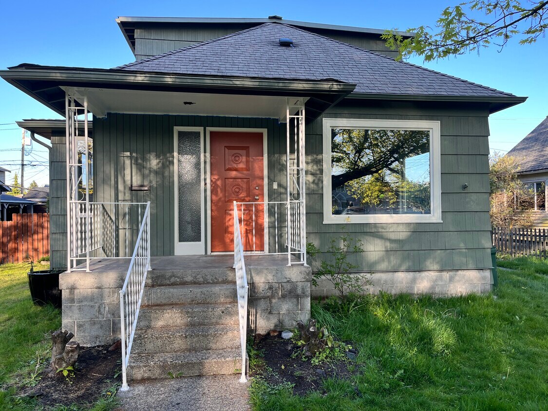 Primary Photo - 1609 McDougall Ave