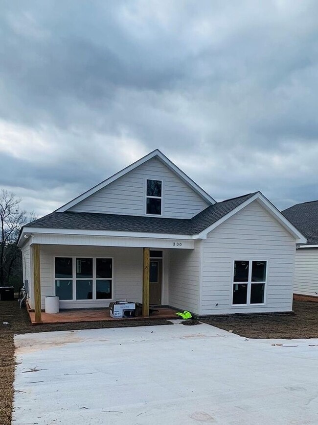 Building Photo - 330 Orion St