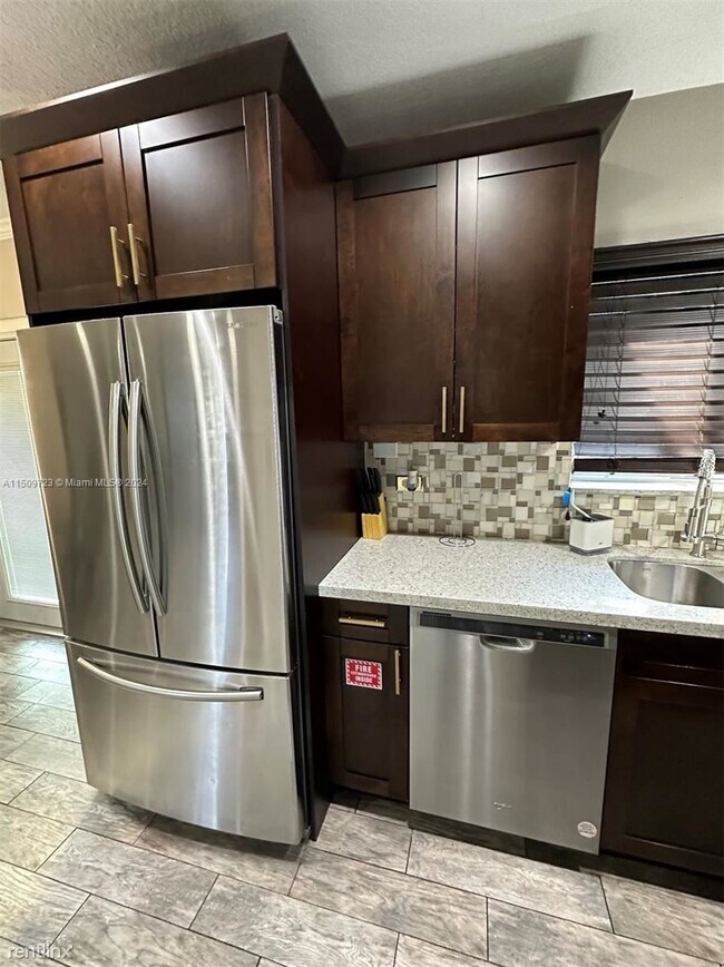 Building Photo - 3 br, 2 bath House - 372 NE 160th St Fl 33162