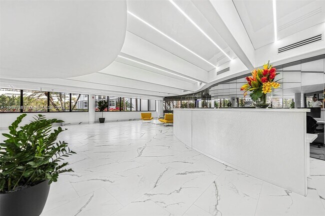 Foto del edificio - 1890 S Ocean Dr