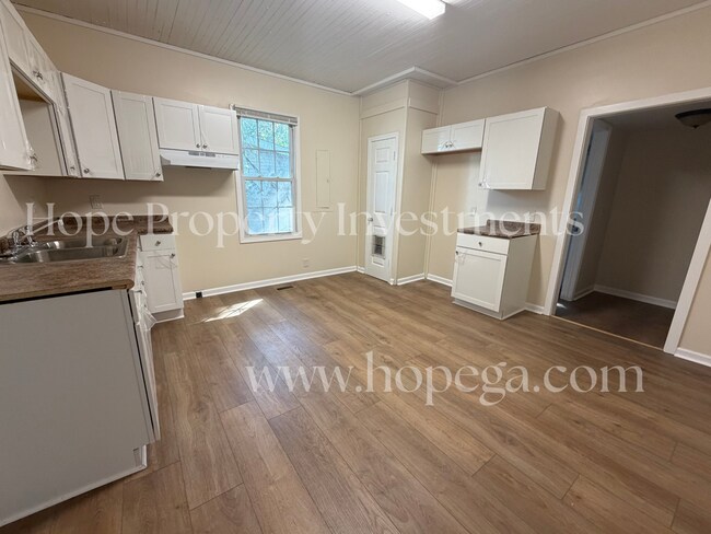 Foto del edificio - 140 Grady Smith St