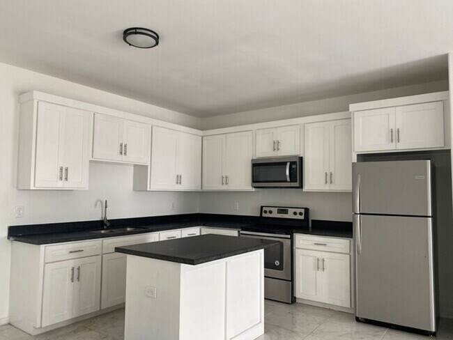 Foto del edificio - 3303 Aurora Ln