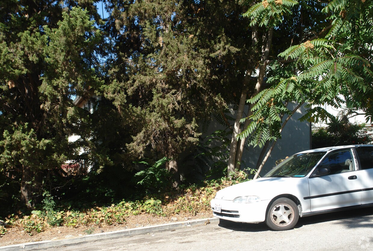 Primary Photo - 10237 Hillhaven Ave