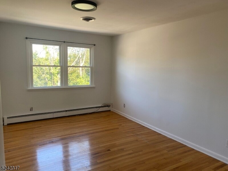 Building Photo - 256 Ridge Rd