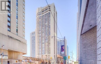 Building Photo - 33 Harbour Square