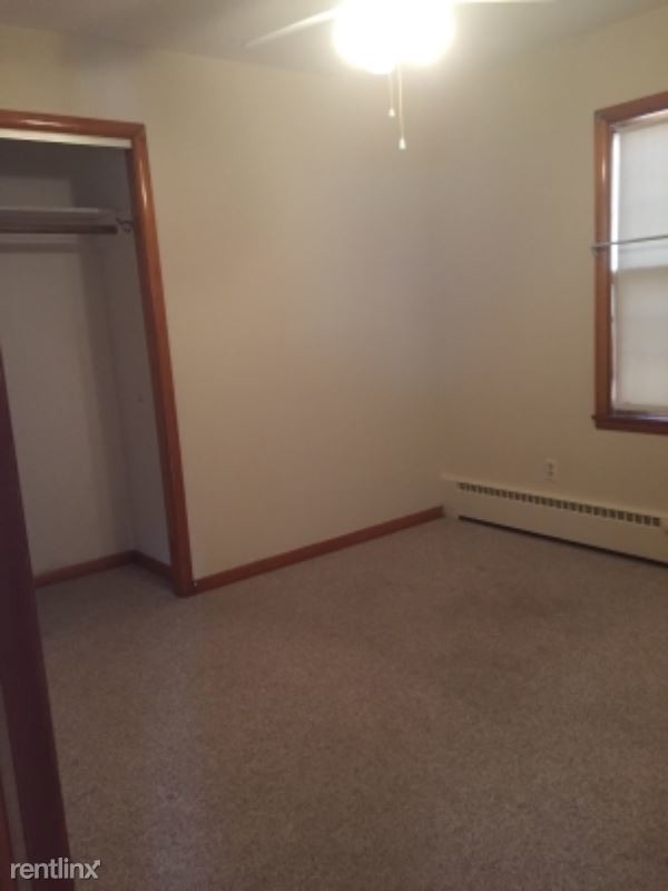 Building Photo - 3 br, 1 bath Apartment - 2 N Edgewood
