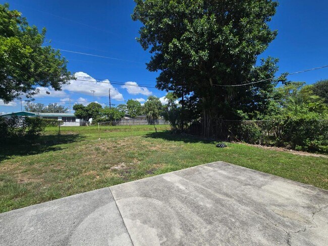 Building Photo - 2091 Avenue H E