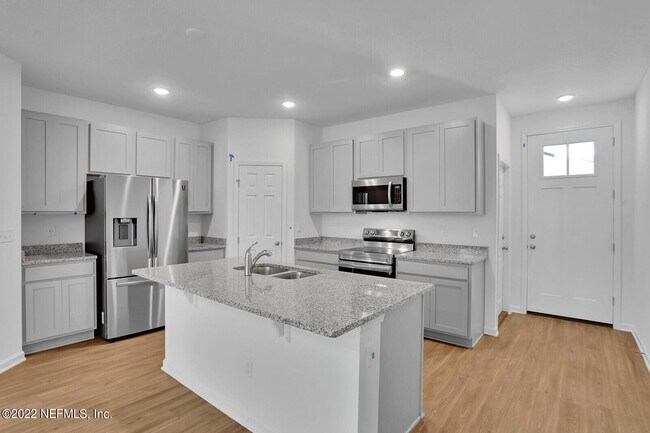 Foto del edificio - 90 Ridge Lake Rd