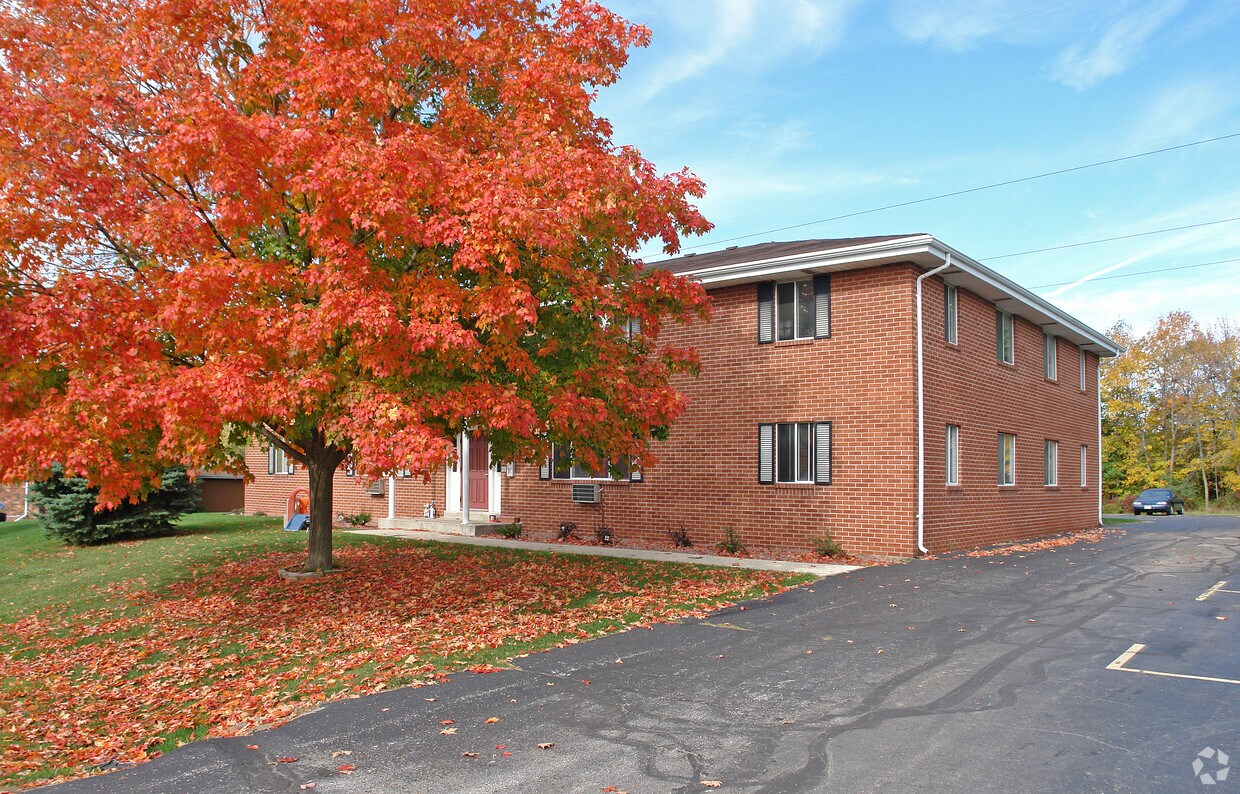 4350 Kennedy Dr, Racine, WI 53404 Apartments in Racine, WI