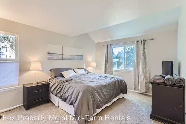 Building Photo - 5 br, 3 bath House - 444 Grouse Ct.