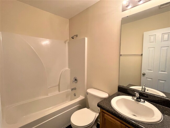 Building Photo - 14 Miller Park Cir